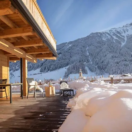Luxury Naturperle Inklusive Stubai Super Card Haus Alpenprinzessin Helles Holzhaus Zentral , Modern & Grossraeumig Lägenhet