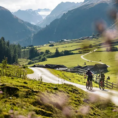 شقة Haus Alpenprinzessin Stubai Tirol Luxury Naturperle نيوستيف ام ستوبيتا