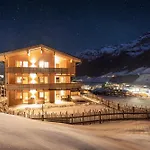 Haus Alpenprinzessin Stubai Tirol Luxury Naturperle 아파트 *